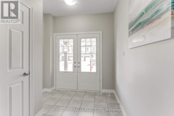 Kitchen - 15 Banbridge Crescent, Brampton, ON L6X5L9 Photo 3