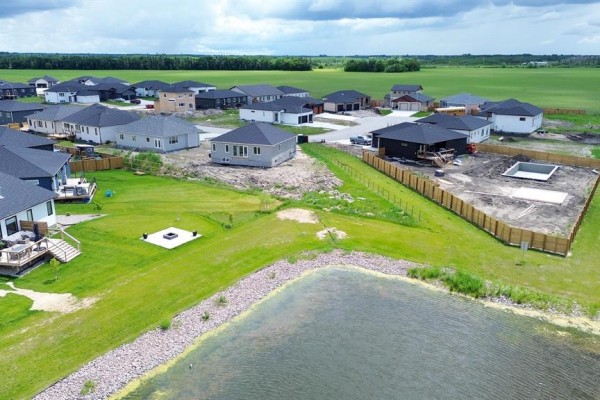15 Bentley Bay, Steinbach, MB, photo 2