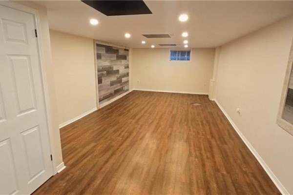 Residential for rent at 15 Bolan Court Unit# Basement, Hamilton, ON - MLS® HbaJ8r