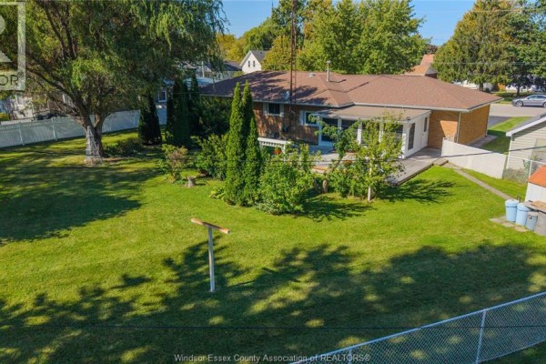 5pc Bathroom - 15 Bond Avenue, Tilbury, ON N0P2L0 Photo 2