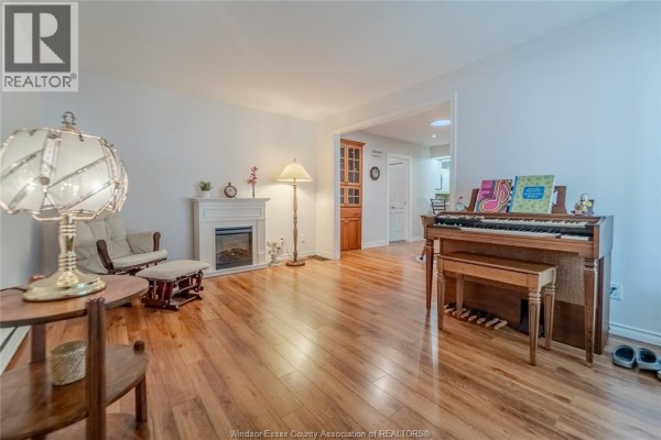 Laundry room - 15 Bond Avenue, Tilbury, ON N0P2L0 Photo 4