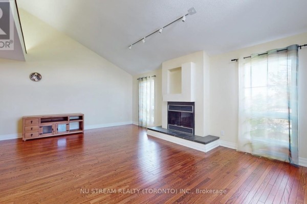 Bedroom 4 - 15 Bond Crescent, Richmond Hill, ON L4E3K2 Photo 4
