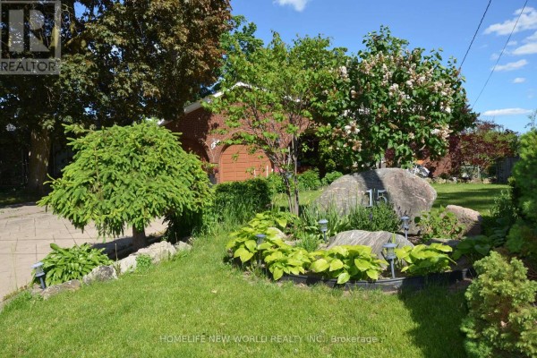 15 Brantley Crescent, Toronto, ON M3J1X4 Photo 2