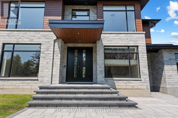 15 Briggs Avenue, Ottawa, ON K2E6W5 Photo 2