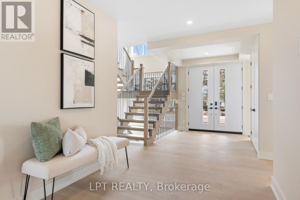 15 Briggs Avenue, Ottawa, ON K2E6W5 Photo 4