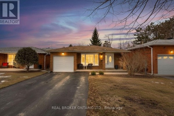 15 Buchanan Street, Barrie, ON, photo 2