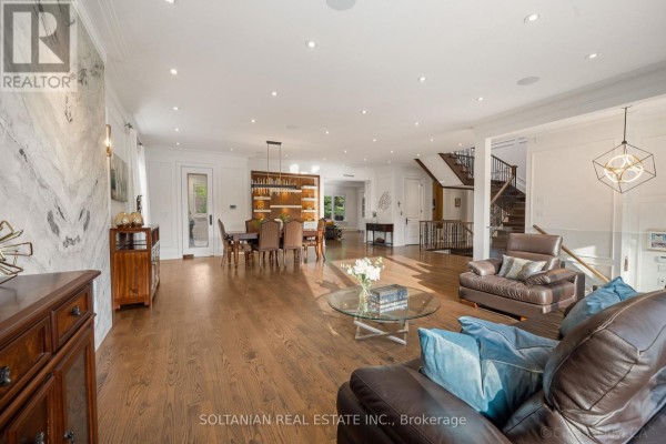 15 Calvin Avenue, Toronto, ON, photo 3
