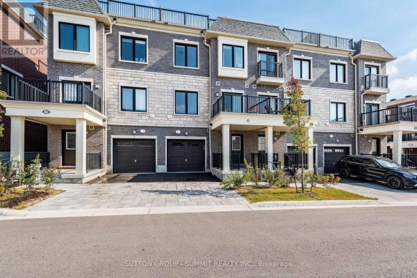 15 Canton Lane, Whitchurch Stouffville, ON L4A4W8 Photo 2