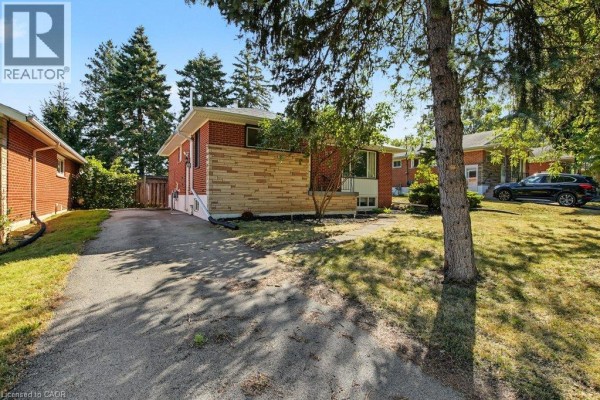 Kitchen - 15 Carwyn Crescent, Hamilton, ON L8S3H3 Photo 3