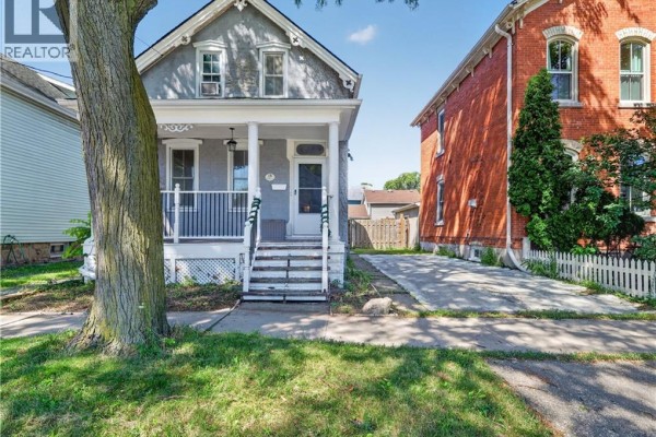 15 Catherine Street, St  Catharines, ON, photo 2