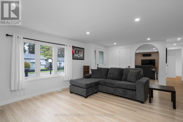 15 Cherrywood Lane, Innisfil, ON, photo 3