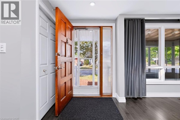 Recreation room - 15 Clearwater Drive, Hamilton, ON L9C2K1 Photo 3