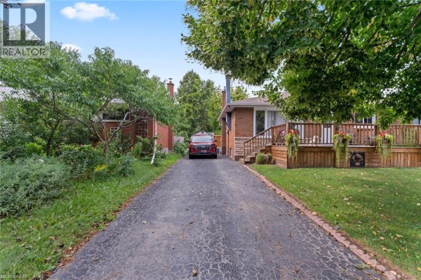 15 Collier Crescent, Hamilton, ON, photo 3