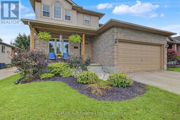 15 Cook Crescent, St  Thomas, ON N5R6J3 Photo 2