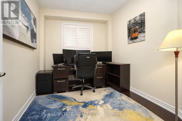 Living room - 15 Cranwood Circle, Brampton, ON L6Y0Y4 Photo 5