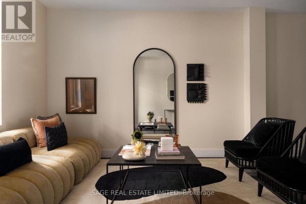 15 Crocker Avenue, Toronto, ON M6J1K7 Photo 2