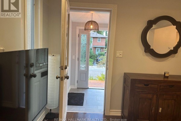 Dining room - 15 Daniels Street, Toronto, ON M8Y1L6 Photo 3