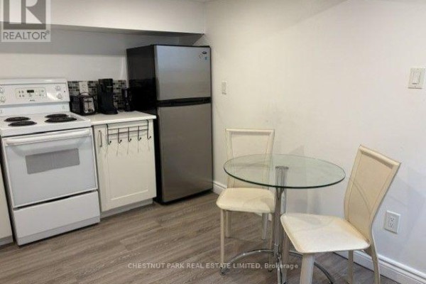 15 Denison Road E, Toronto, ON M9N1B6 Photo 2