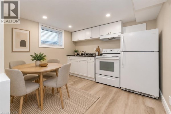 3pc Bathroom - 15 Edinburgh Road Unit# Lower, Kitchener, ON N2B1M4 Photo 3