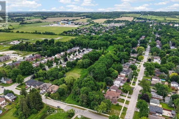 15 English Drive, New Tecumseth, ON L0G1A0 Photo 5