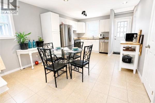 Living room - 15 Esther Street, Brantford, ON N3S6K3 Photo 5