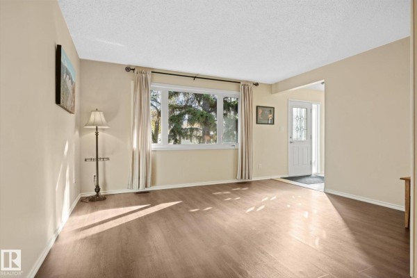 Primary Bedroom - 15 Falcon Cr, St  Albert, AB T8N1V1 Photo 5