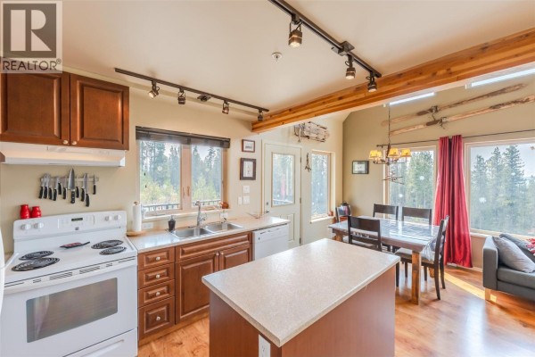 4pc Bathroom - 15 Falcon Drive, Oliver, BC  Photo 5