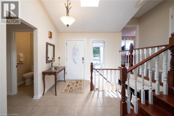 Recreation room - 15 Fox Run, Brantford, ON N3R7P9 Photo 5