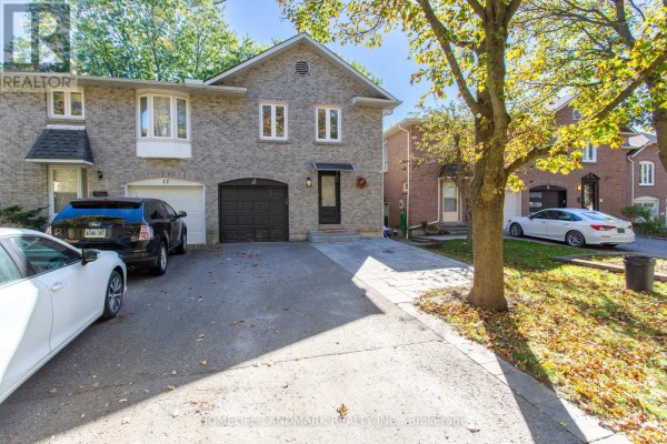 15 Foxglove Court, Markham