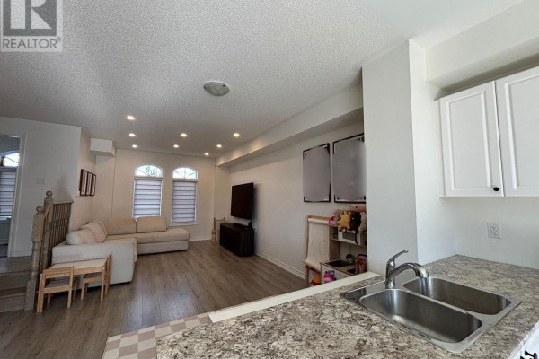 Living room - 15 Gilford Street, Brampton, ON L6X5R6 Photo 3