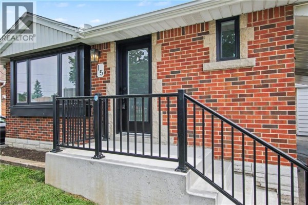 Kitchen - 15 Greenwood Street, Hamilton, ON L8T3N2 Photo 5