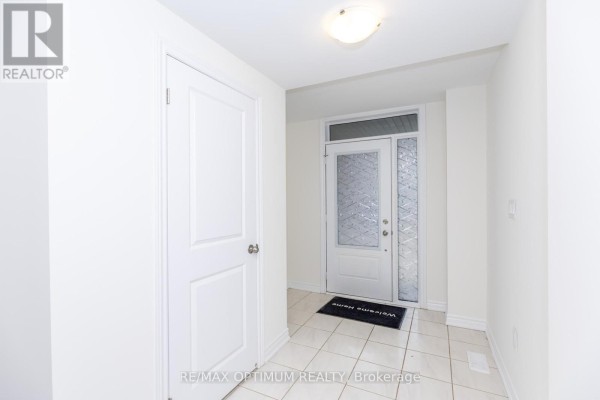 Bedroom 2 - 15 Gunton Street, Aurora, ON L4G4A9 Photo 5