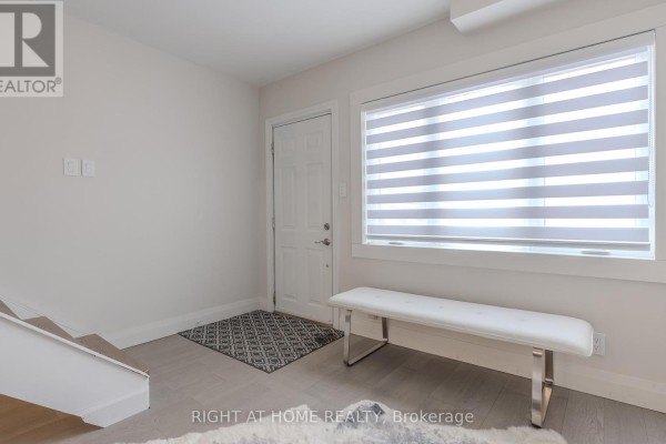 Kitchen - 15 Hamstead Avenue, Toronto, ON M4C2S3 Photo 4