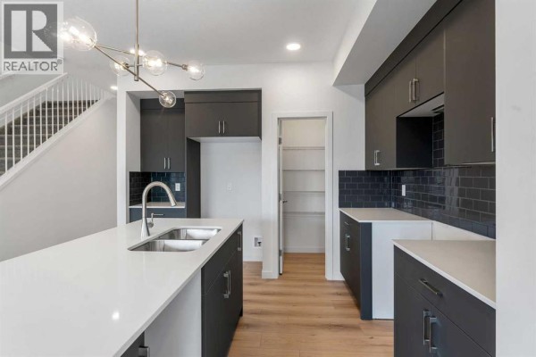 3pc Bathroom - 15 Heritage Heath, Cochrane, AB T4C3K8 Photo 4