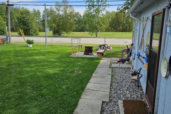 Living room - 15 Heron Drive, Manitouwadge, ON P0T2C0 Photo 5