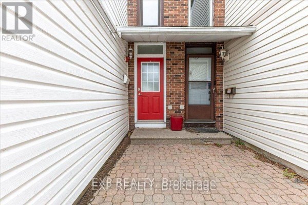 Family room - 15 Jansen Road, Ottawa, ON K2H5W6 Photo 4