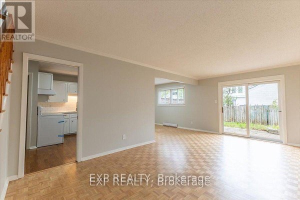 Foyer - 15 Jansen Road, Ottawa, ON K2H5W6 Photo 5