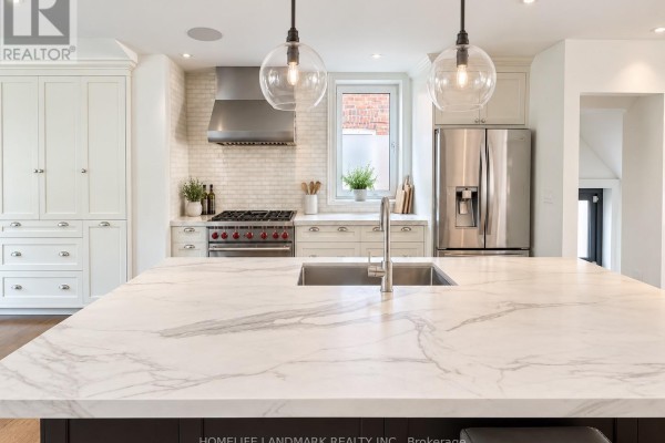 15 Jean Street, Toronto, ON M4W3A6 Photo 5