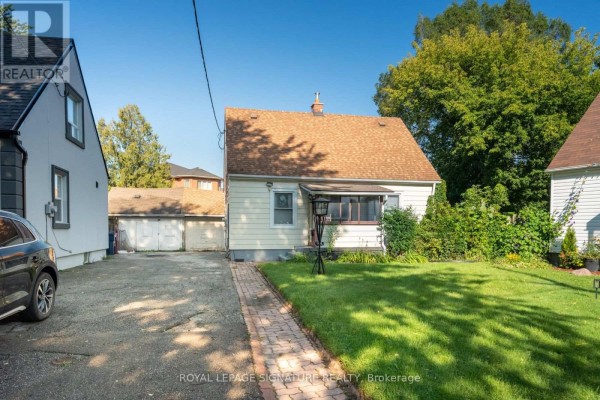 15 Kemp Square, Toronto, ON, photo 2