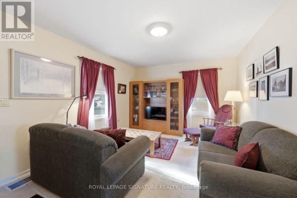 15 Kemp Square, Toronto, ON, photo 3