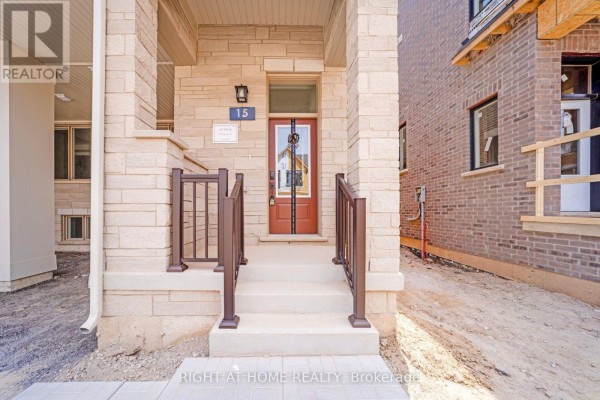 15 Kings Hill Drive, Brampton, ON L7A0B8 Photo 5