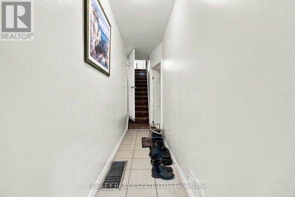 Bedroom - 15 Lumbervale Avenue, Toronto, ON M6H1C7 Photo 4