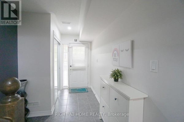 15 Magdalene Crescent, Brampton, ON, photo 3