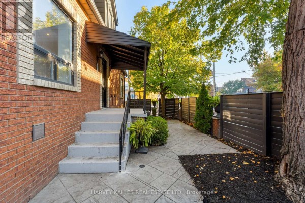 Primary Bedroom - 15 Markham Street, Toronto, ON M6J2G1 Photo 4