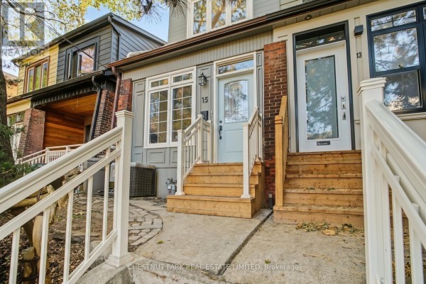 15 Millbrook Crescent, Toronto, ON M4K1H2 Photo 3
