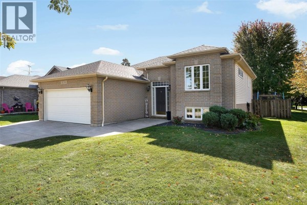 Family room - 15 Oak Park Crescent, Kingsville, ON N9Y4G8 Photo 2