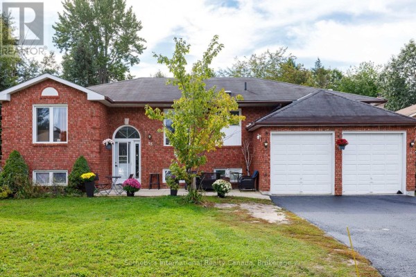 Residential for sale at 15 Port Royal Trail, Wasaga Beach, ON - MLS® 2Hbfcy