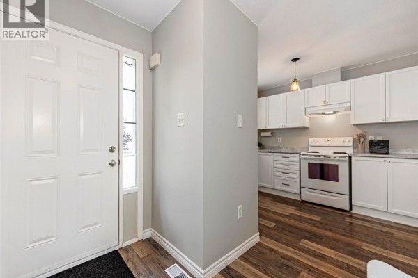 Kitchen - 15 Powell Lane, Cayuga, ON N0A1E0 Photo 5
