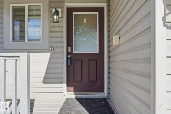Kitchen - 15 Red Canyon Wy, Fort Saskatchewan, AB T8L0E7 Photo 3