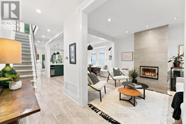 15 Redwood Avenue, Toronto, ON, photo 3